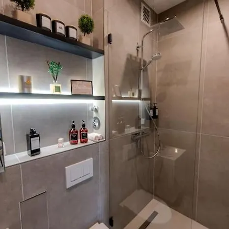 Stylische In Top-lage In Hannover-mitte Apartment